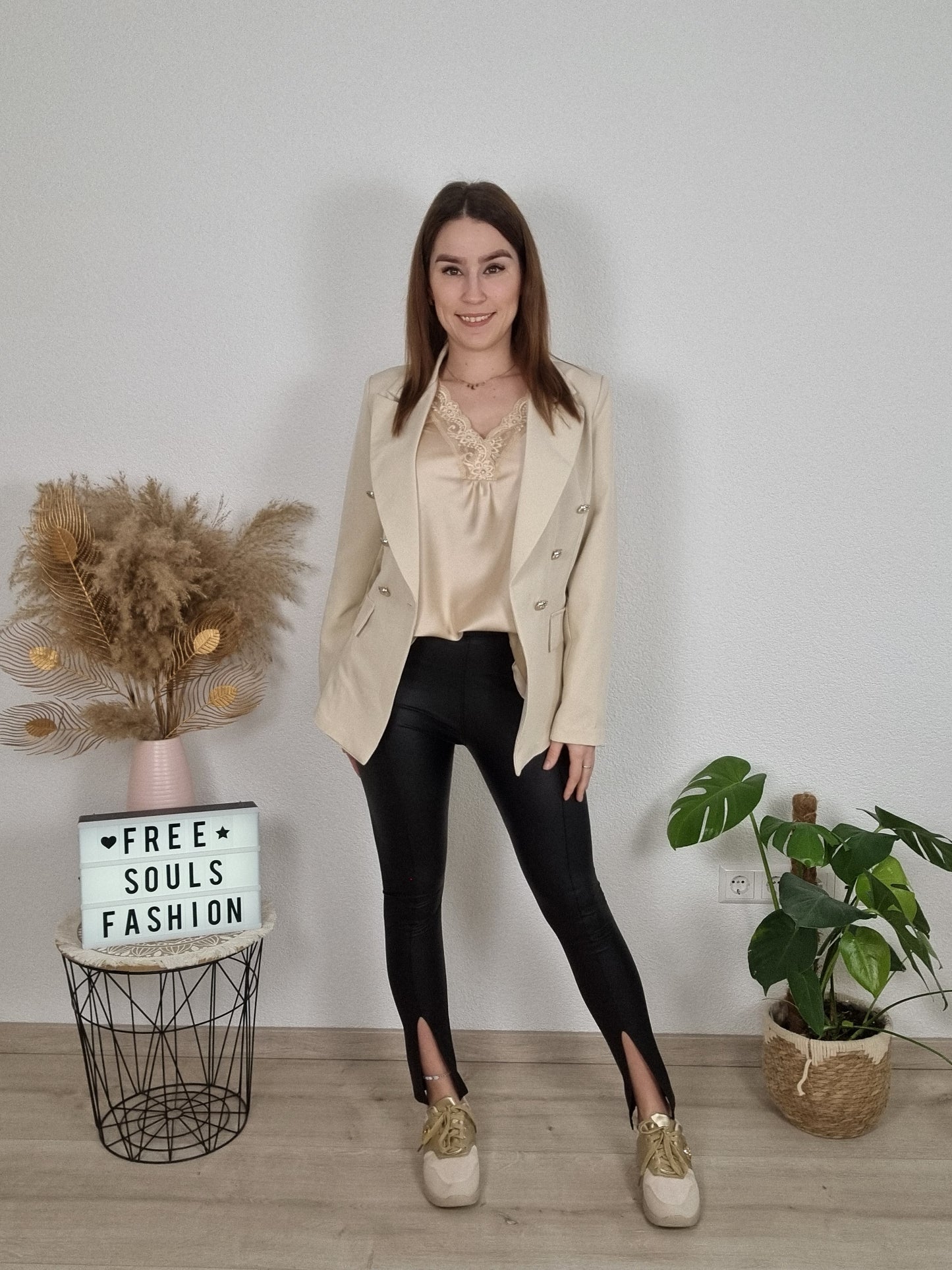 Blazer mit goldenen Knöpfen