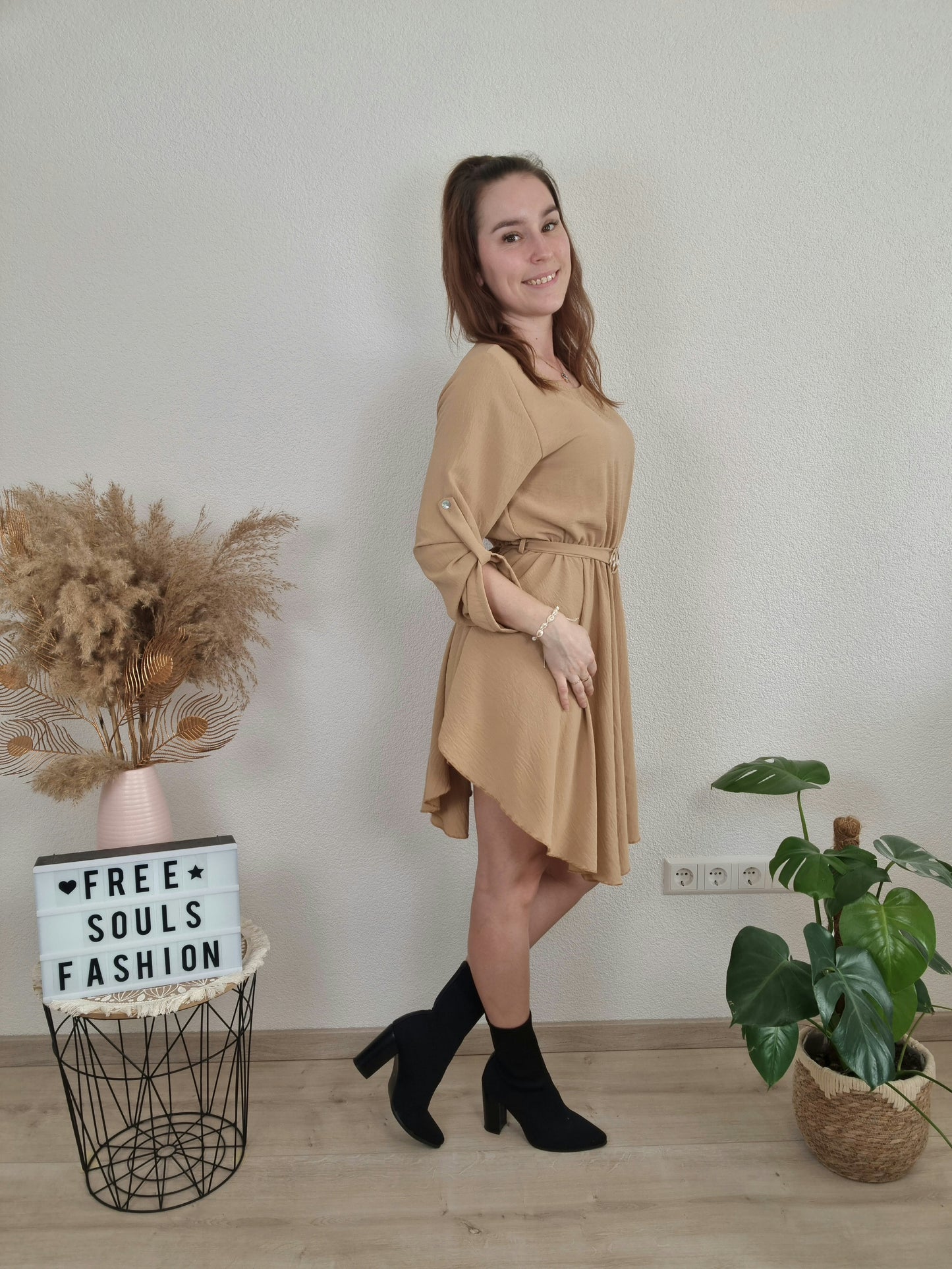 Minikleid mit Gürtel