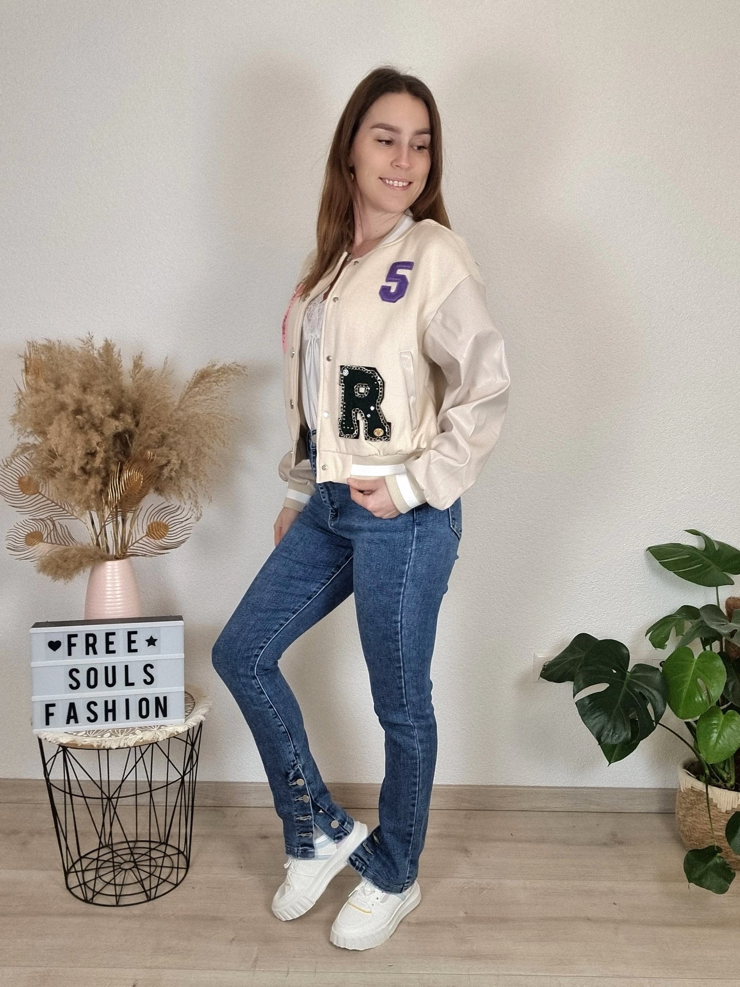 Collegejacke mit Aufnähern