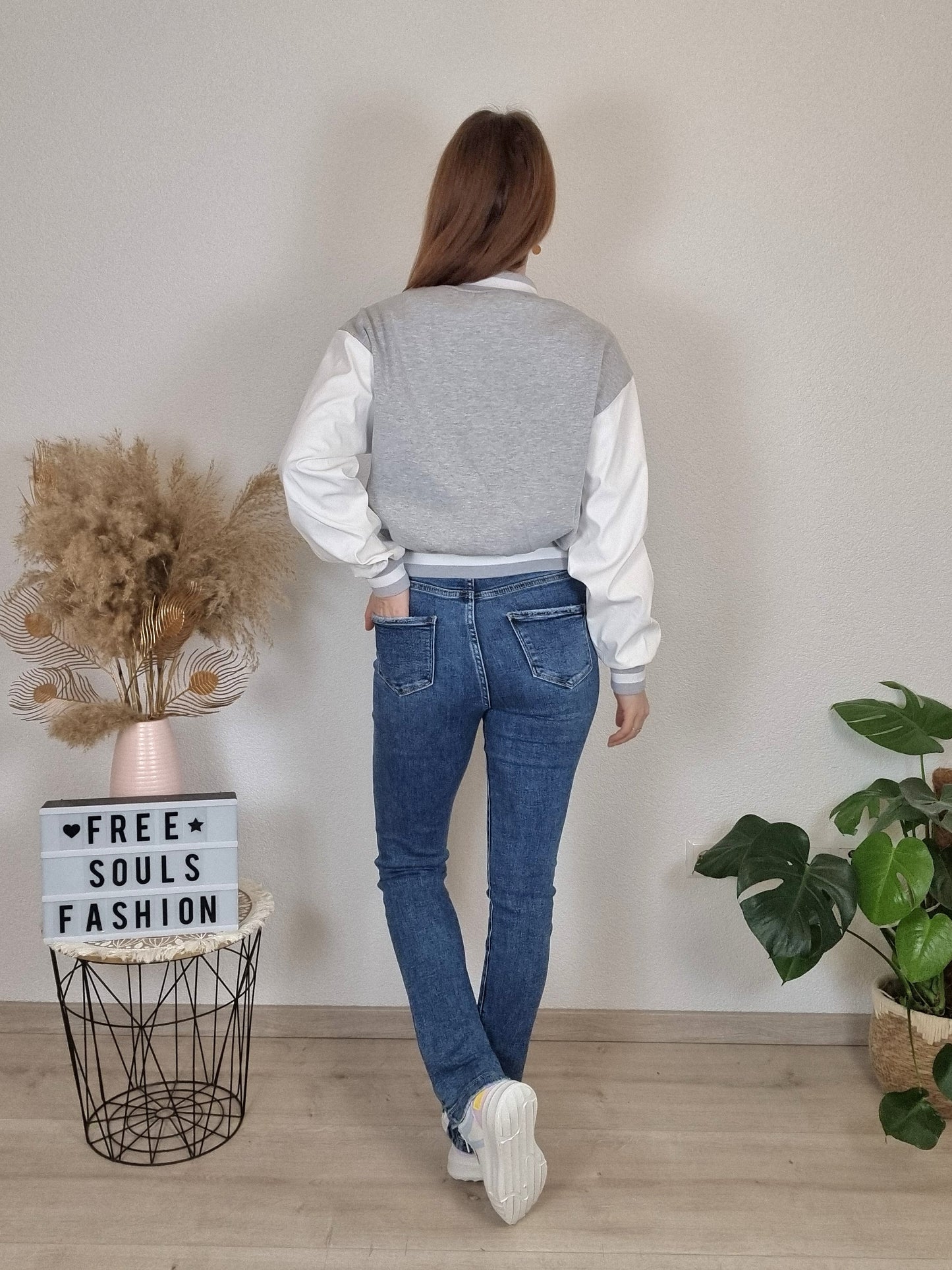 Collegejacke mit Aufnähern